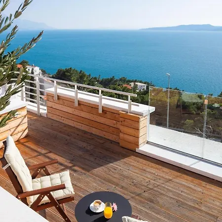 Stunning In With Kitchen Omiš