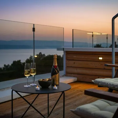 Stunning In With Kitchen Omiš