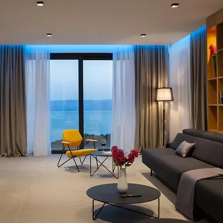 Stunning In With Kitchen