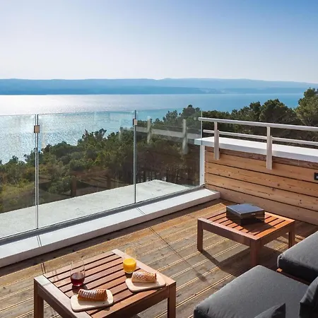 Stunning In With Kitchen Omiš